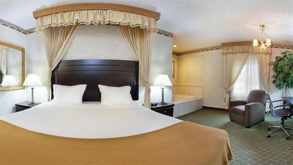 Holiday Inn Express & Suites Chicago-Libertyville, An Ihg Hotel Ngoại thất bức ảnh